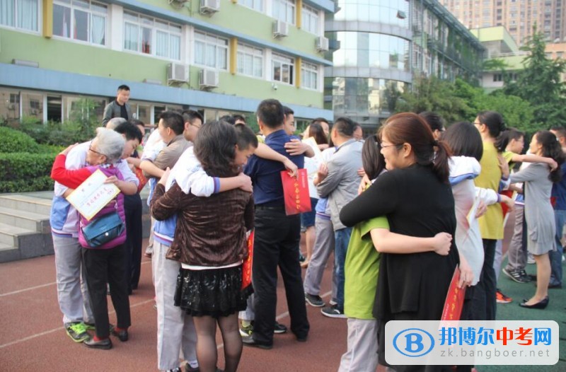 成都市棕北中學舉行武侯區(qū)二診進步之星頒獎典禮