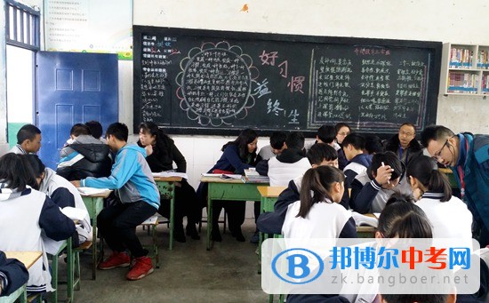 攜手互動 聯(lián)盟共進 成都三十八中牽手兄弟校石鐘鎮(zhèn)九義校