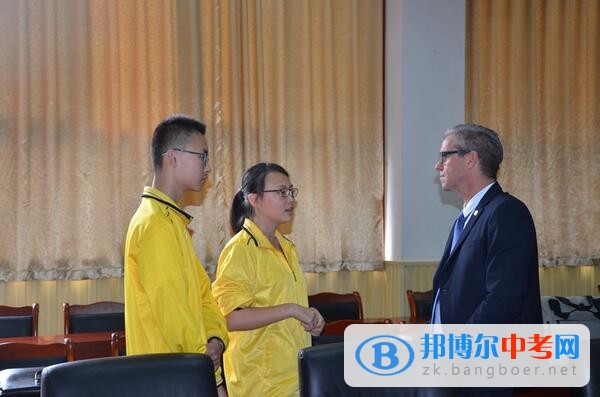 澳大利亞、美國高中校長“空降”成都高新實驗，為學生來華交流探路