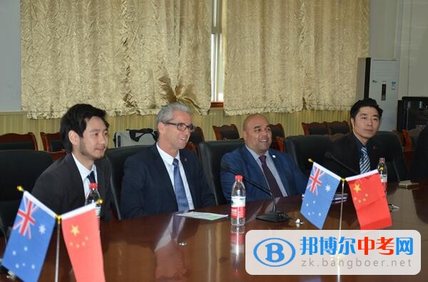 澳大利亞、美國高中校長“空降”成都高新實驗，為學生來華交流探路