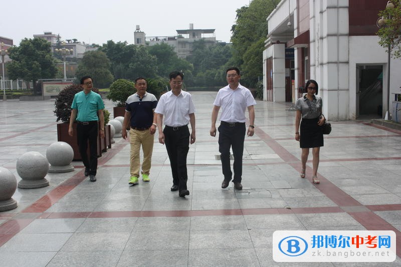 彭州市政協副主席胥全富到濛陽中學調研