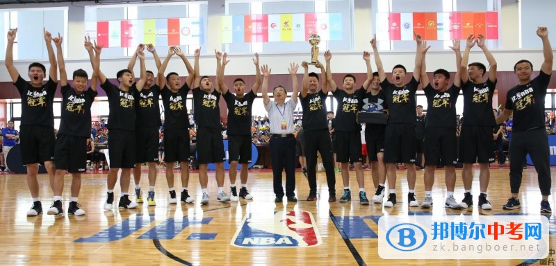 四川省雙流縣華陽中學奪得2017 Jr.NBA聯(lián)賽四川賽區(qū)冠軍