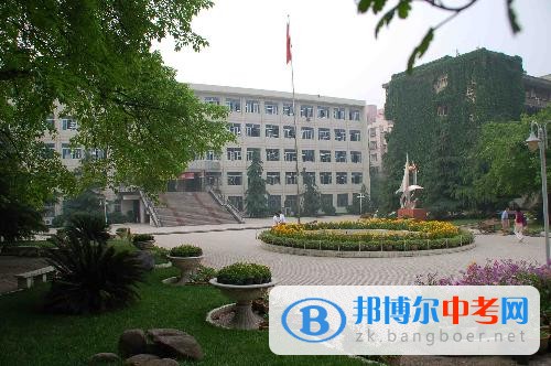 簡陽市賈家中學(xué)2022年招生辦聯(lián)系電話