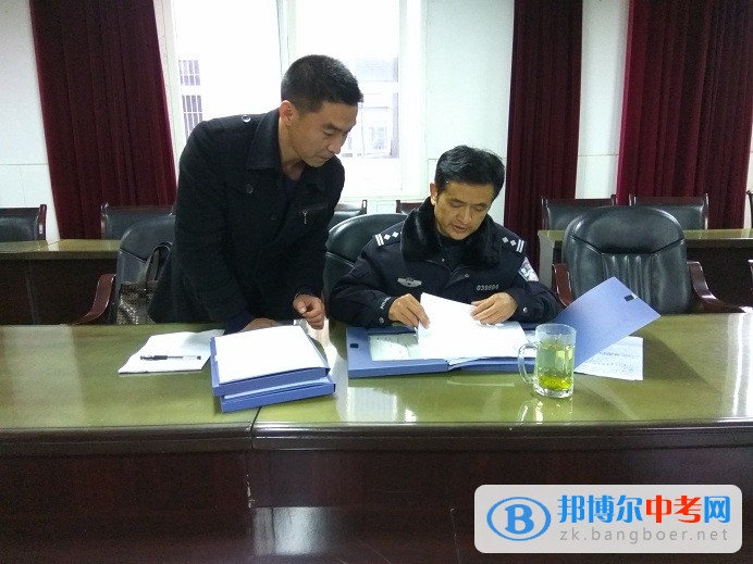 縣政府有關(guān)部門到四川省威遠(yuǎn)中學(xué)進(jìn)行開學(xué)工作檢查