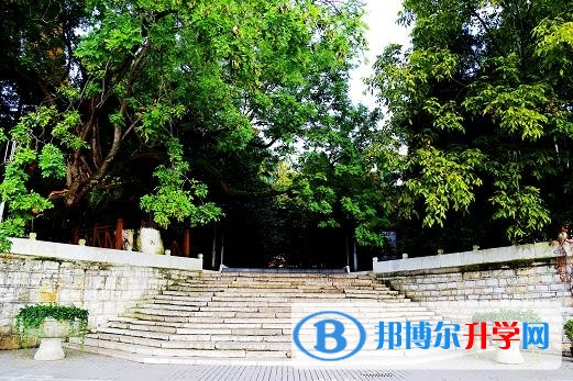 安順市第一高級(jí)中學(xué)2018年招生計(jì)劃