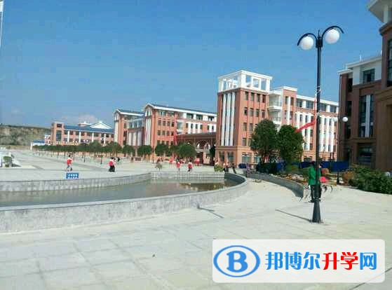 畢節(jié)第一中學(xué)招生辦聯(lián)系電話
