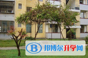 保山市隆陽區壩灣民族中學招生代碼