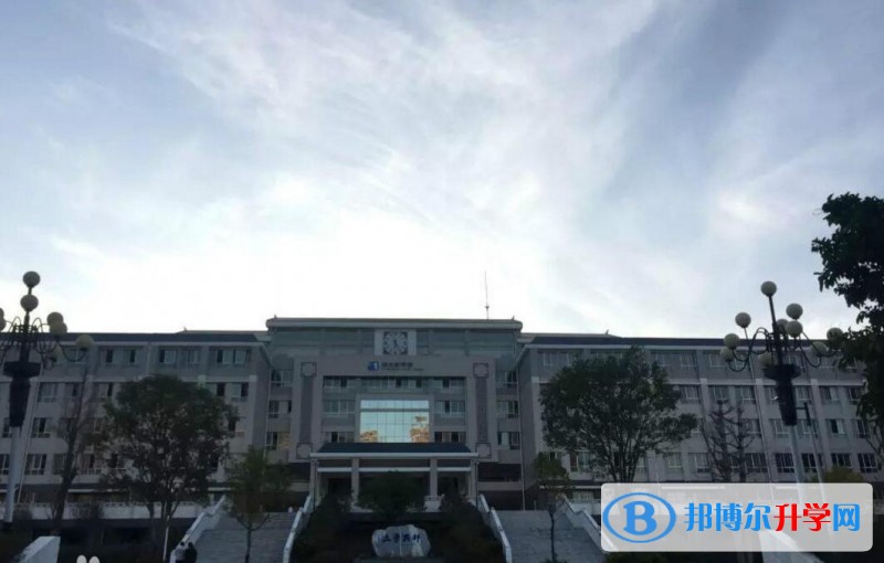 云南省安寧市第一中學怎么樣、好嗎