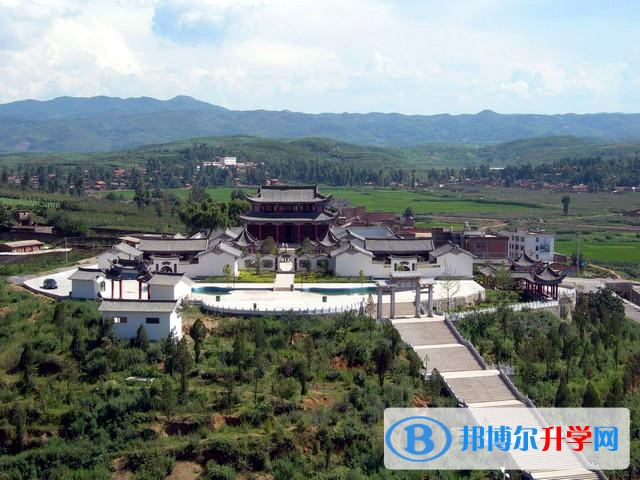 魯?shù)榭h第二中學(xué)周邊景點(diǎn)