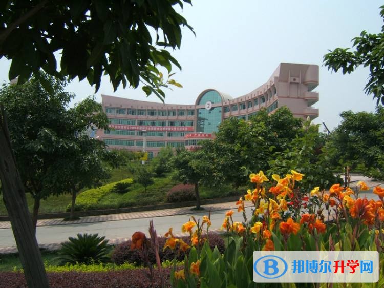 重慶市忠縣中學(xué)校招生辦聯(lián)系電話