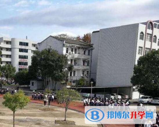 劍河盤溪中學(xué)學(xué)費(fèi)