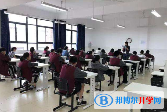 宜昌龍盤湖國際學(xué)校初中部怎么樣、好不好