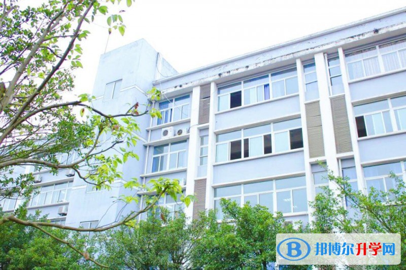 重慶黔江中學校2021年宿舍條件