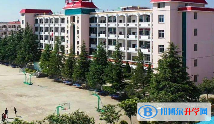 云南省馬龍縣第一中學招生辦聯系電話