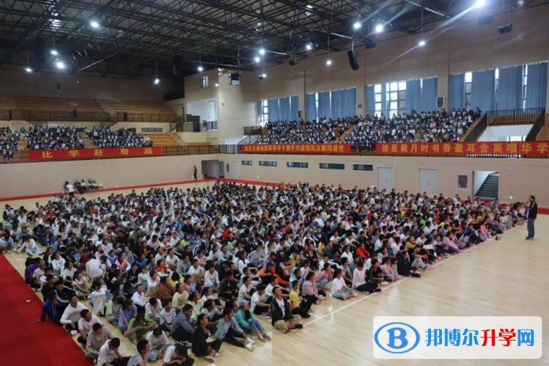 石林民族中學(xué)2021年報名條件、招生要求、招生對象