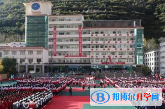 馬爾康中學(xué)校2021年報(bào)名條件、招生要求、招生對(duì)象