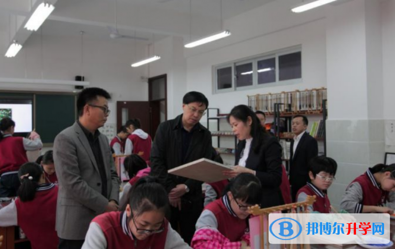 成都市第四十中學(xué)校2022年學(xué)費(fèi)、收費(fèi)多少