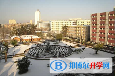 云南省昆明市第一中學(xué)2021年招生簡(jiǎn)章