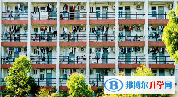 巴中市第七中學(xué)2022年宿舍條件