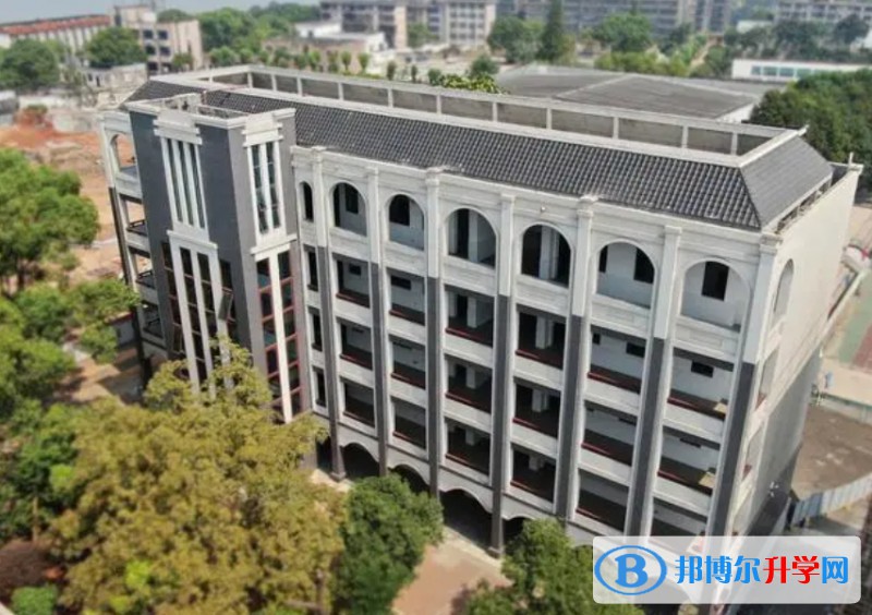 臨湘市第二中學(xué)地址，乘車路線