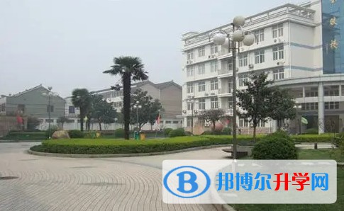 常州市武進(jìn)區(qū)鳴凰中學(xué)地址，乘車路線