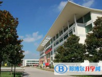 江蘇省金湖中學地址，乘車路線