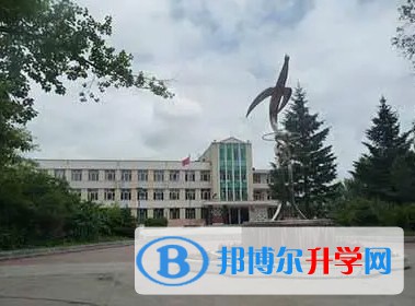 巴彥縣興隆中學(xué)地址，乘車路線