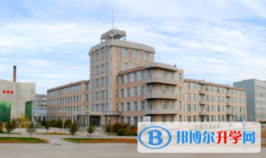 富錦市第一中學(xué)地址，乘車路線