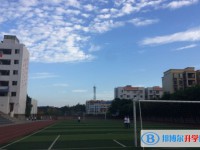 自貢市第四中學(xué)校地址，乘車(chē)路線(xiàn)