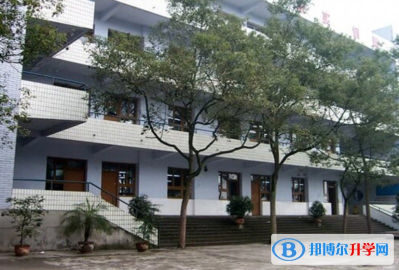 富順縣城關中學地址，乘車路線