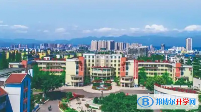 四川省綿陽江油中學地址，乘車路線