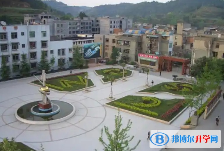 2025三臺縣觀橋中學(xué)多少錢(學(xué)費明細)