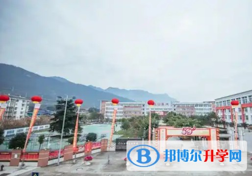 江油市太白中學地址，乘車路線