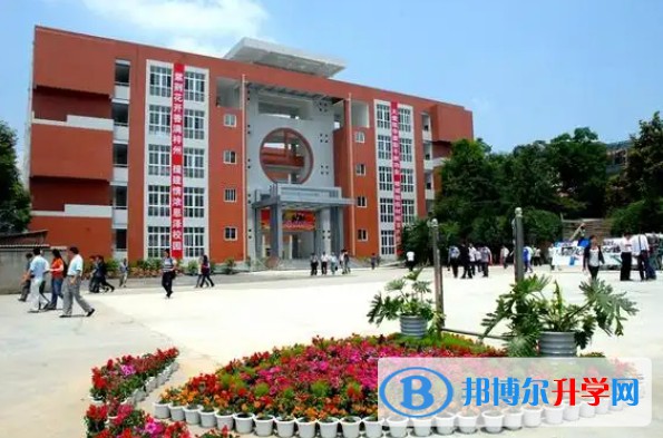 三臺(tái)第一中學(xué)地址，乘車路線
