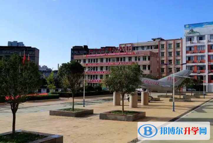 2025四川省蒼溪縣城郊中學(xué)多少錢(學(xué)費(fèi)明細(xì))